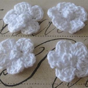 Crochet flower 3cm - White